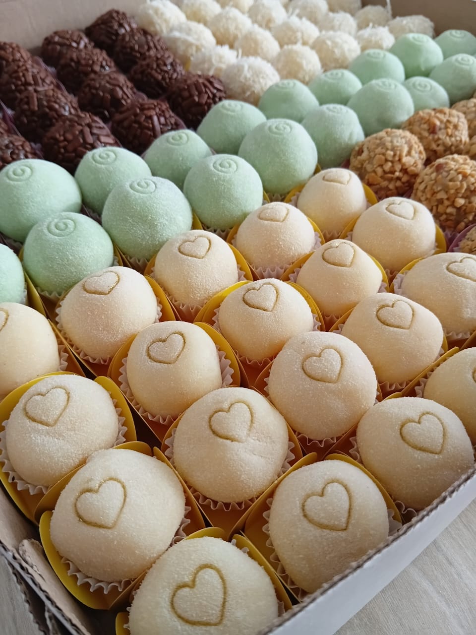 Brigadeiros com Decoração de Coração